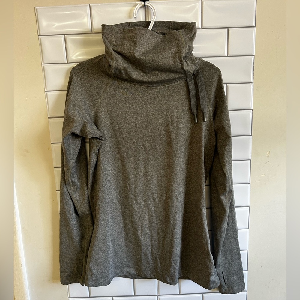 Nike Women’s long sleeve top/ training/ athletic, Gray, Size L